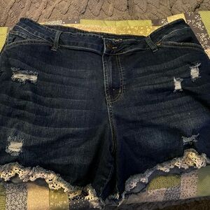 Cute lace trimmed jean shorts 18W